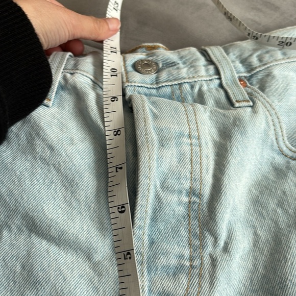 Levi's Women's Light Blue Floral Denim Shorts size 30 - Picture 5 of 7